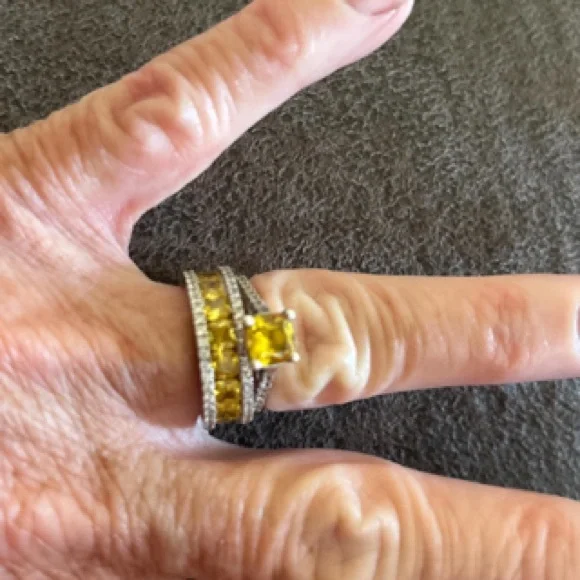 Elegant Yellow stone and Silver Women's Ring - Picture 5 of 5